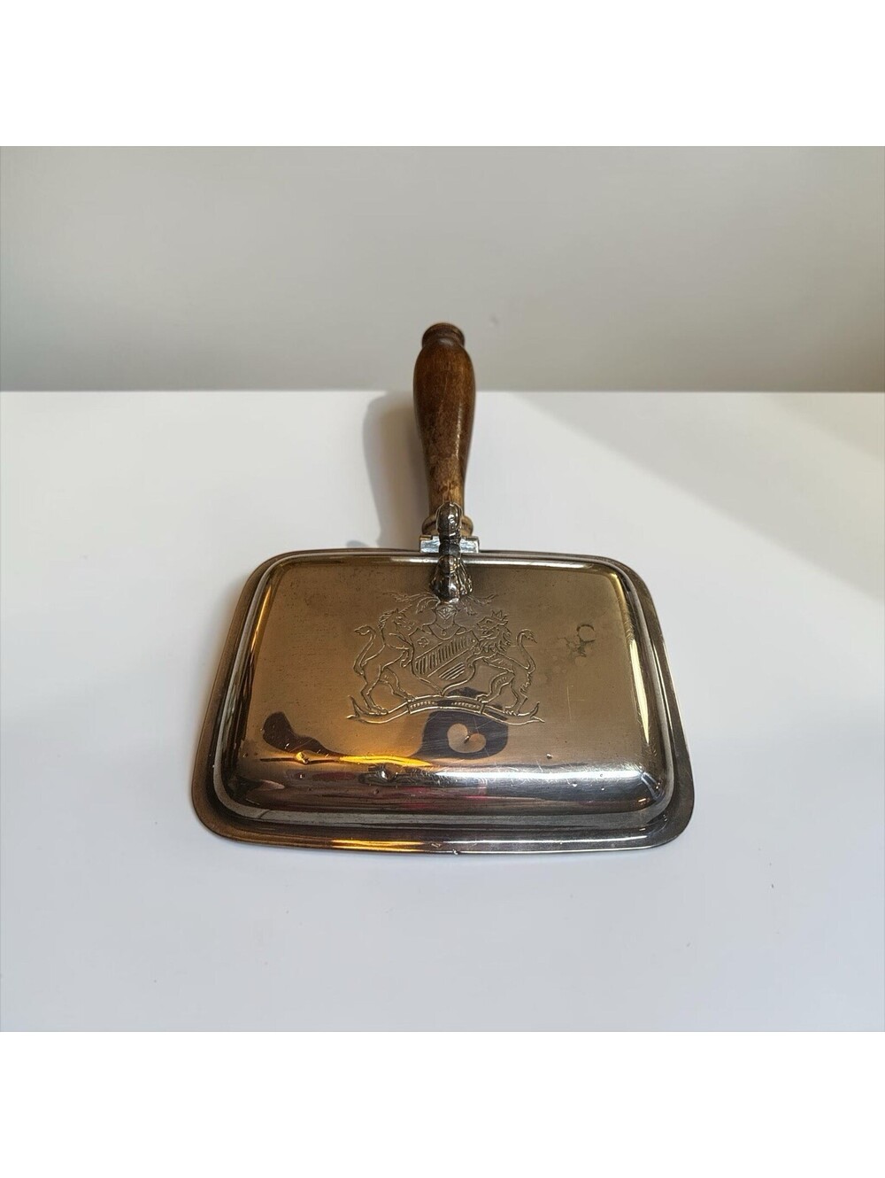 Oneida LTD Vintage Silent Butler Crumb Catcher with Lion & Unicorn 4"L x 1"H